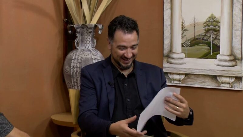 Entrega de reconocimiento a nuestro especialista en Dermatología Dr. Diego Tello