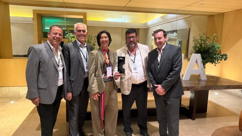 Felicitamos a nuestros colaboradores y amigos:  Dr. Sergio Schulkin, Esteban López y equipo de  la empresa “En Casa» por haber sido seleccionada como una de las Mejores Empresas de Argentina 2025.